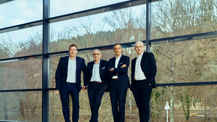 © Nico Pudimat/Hansgrohe SE André Wehrhahn, Vorstand Finanzen; Frank Semling Frank Semling, Vorstand Operations / Arbeitsdirektor; Hans Jürgen Kalmbach, Vorsitzender des Vorstands; Christophe Gourlan, Vorstand Vertrieb (v.l.n.r.)