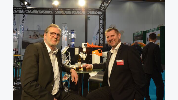 Rudolf Piepenborn, Verkaufsleitung Judo Wasseraufbereitung Niederlassung Österreich und Andreas Leobacher, Leitung der Steiner Haustechnik in Bergheim (v.l.n.r.)