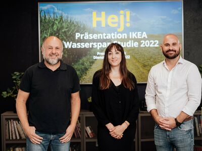 © NIKLAS STADLER | www.niklasstadler.at Florian Thalheimer (Country Sustainability Manager IKEA), Lena Wittmann (Studienleiterin, Marketagent) und Uwe Blümel (PR Leader IKEA)