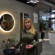 Badplanerin Isabella Dober im Schauraum