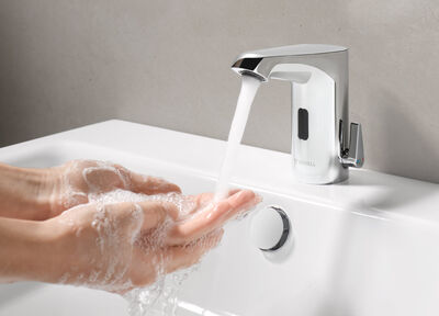 Produktionsseitig trocken geprüfte Bauteile, wie hier von Schell, und ein regelmäßiger Wasserwechsel über alle Entnahmestellen schützen das Trinkwasser gegen eine Kontamination mit Pseudomonas aeruginosa.