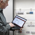 Mit einem Wassermanagement-System lassen sich Stagnationsspülun-gen automatisiert auslösen. Dies ist nicht nur eine wichtige Maßnahme zum Erhalt der Trinkwassergüte, sondern spart zugleich – im Gegensatz zu manuellem Spülen – Wasser. Der Erhalt der Trinkwassergüte und Wassersparen sind somit im Einklang.