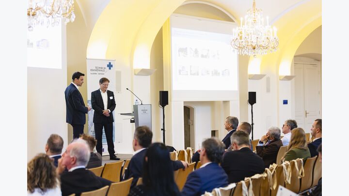 Zum Thema der zukunftsorientierten und kundenspezifischen BIM-Planung als Basis der digitalen Betriebsführung sprachen Florian Friedrich und Alexander Bauer von der VAMED.