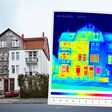 Energie, Gebäude, Haus, Thermografie, Wärmebild, Energieausweis, Winter, heizen, Abbildung, thermal, Kälte, Wärme, Infrarot, Strahlung, Temperatur, Oberfläche, Energieverschwendung, Wärmeverlust, Heizkosten, Wärmedämmung, isolieren, Wärmeisolierung, Wärmestrahlung, Energieberatung, Kamera, Infrarotkamera, Mietshaus, Miete, Nebenkosten, Sanierung, sanieren, Fassade, Fenster, Energieberater, Wärmeabgabe, Ökologie, Klimawandel, Klimaschutz, Oberflächentemperatur, Diagnose, Architektur, messen, Thermometer, Thermographie, Energiepass, Kosten, Einsparung, Sanierungsbedarf, Mehrfamilienhaus, städtisch