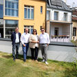Architekt Günther Trimmel, der Bezirksvorsteher von Rudolfsheim-Fünfhaus Dietmar Baurecht, Vizebürgermeisterin und Wohnbaustadträtin Kathrin Gaál und Klimastadtrat Jürgen Czernohorszky (v.l.n.r.)