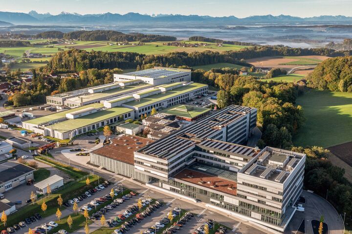 Der B&R Campus mit neuer Wärmepumpe und geplantem Photovoltaik-Ausbau.