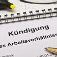 kündigung entlassung jobsuche job kündigungen kugelschreiber arbeitsverhältnis personalabbau arbeitslosigkeit personal kündigen kündigungsschreiben jobangst stellenmarkt abbau abfindung abmahnung angestellter angst arbeit arbeiter arbeitgeber arbeitnehmer arbeitsgericht arbeitslos arbeitsmarkt arbeitsplatz arbeitsrecht auflösungsvertrag beendet beruf beruflich beschäftigung beschäftigungsverhältnis brief briefumschlag dienstvertrag dokument entlassen ermahnung insolvenz jobbörse jobs krise nachrichten recht rot schlechte stellenabbau vertragsende