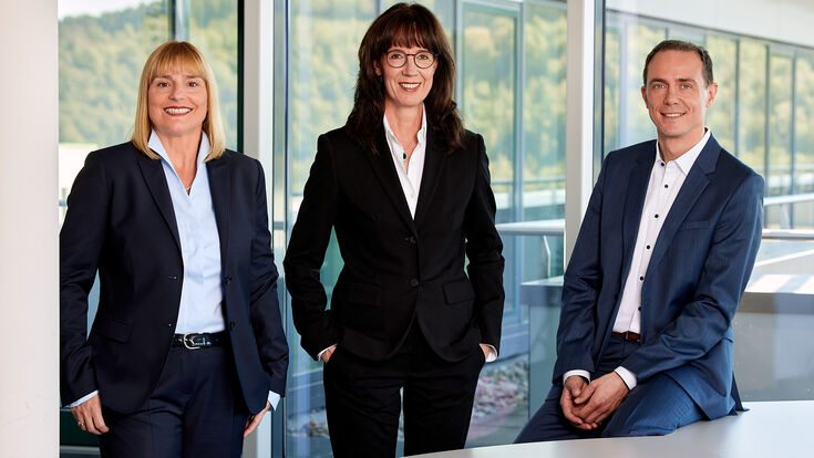 © SCHELL GmbH & Co. KG Die Schell-Führungsriege: Andreas Ueberschär, Geschäftsführer, Andrea Schell, Gesellschafterin und Andrea Bußmann, Geschäftsführerin (v.l.n.r.)