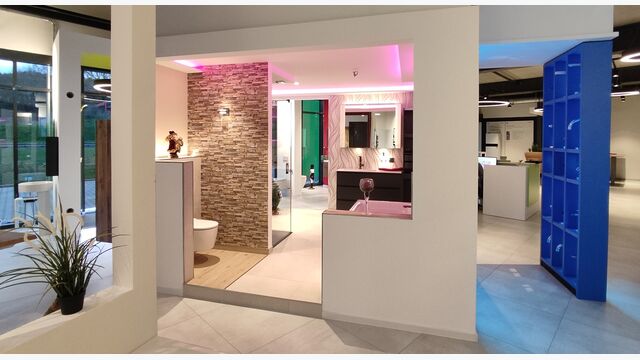 Showroom Detail Gestaltung mit Farblicht