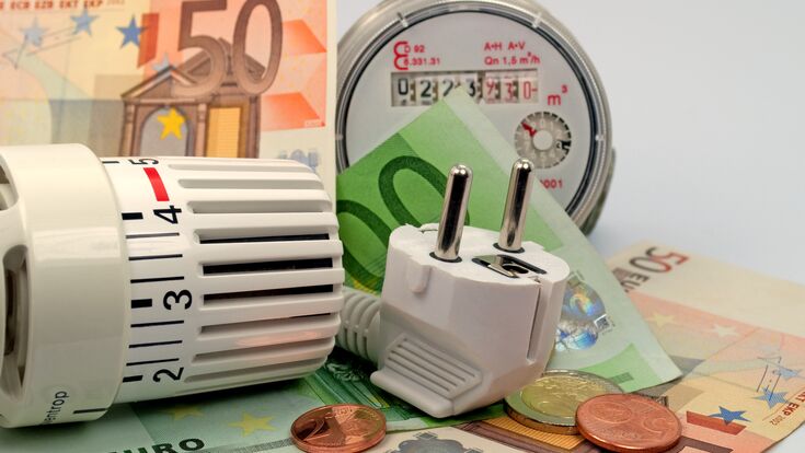 Nebenkosten,Nebenkostenabrechnung,heizen,, Heizkosten,Energie,Energiekosten,Stromkosten,Strom,, Stecker,Wasseruhr,Thermostat,Ventil,Geld,Euro,Geldscheine,Münze, Preise,Preisanstieg,Verbrauch,verbrauchen,, Nebenkostenpauschale,abrechnen,Abrechnung,, Energieverbrauch,Einsparpotential,teuer,ablesen,, messen,Haushaltskosten,Kosten,Wasser,Verbraucher,, Haushalt,Privathaushalt,Jahresabrechnung,, Kostenfalle,Anbieter,Anbieterwechsel,Preistreiber,, Umlagekosten,Umlage,Mietnebenkosten,, Heizkostenzuschuß,Messgerät,, Energiewende,Heizperiode,Kostenexplosion,, nebenkosten, nebenkostenabrechnung, heizen, heizkosten, energie, energiekosten, stromkosten, strom, stecker, heating costs, wasseruhr, thermostat, ventil, geld, euro, geldscheine, münzen, wasserkosten, sparen, einsparen, preise, preisanstieg, verbrauch, verbrauchen, nebenkostenpauschale, abrechnen, abrechnung, energieverbrauch, einsparpotential, teuer, ablesen, messen, haushaltskosten, kosten, wasser, verbraucher, haushalt, privathaushalt, jahresabrechnung, kostenfalle, anbieter, anbieterwechsel, umlagekosten, umlage, mietnebenkosten, heizkostenzuschuß, messgerät, energiewende, heizperiode