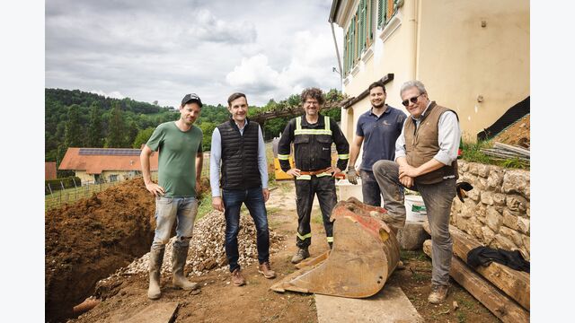Der Hausherr (links) und sein Projektteam – Christian Gröller, Vaillant, Arne Komposch, RGK eU, Installateur Michael Pack und Wolfgang Oswald RGK eU (v.l.n.r.)