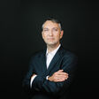 Univ.-Prof. Dr.-Ing. Sebastian Schlund ist Institutsvorstand am Institut für Managementwissenschaften der Technischen Universität Wien und leitet den Forschungsbereich Industrial Engineering. Seit 2022 ist er Präsident der Österreichischen Wissenschaftlichen Gesellschaft für Produktionstechnik. Ab 1.12.2023 ist er Geschäftsführer von Fraunhofer Austria.