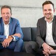 Hans-Joachim Sahlmann (links) mit seinem Nachfolger Peter Fehlings (rechts), Sohn des Firmengründers Thomas Fehlings.