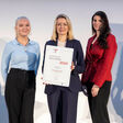 Kimberley Pichler, Mitarbeiterin Telefonverkauf bei Holter, Bernadett Humer, Sektionschefin für Familie und Jugend im Bundeskanzleramt und Gisela Ahrer, Abteilungsleitung Personalentwicklung und Recruiting bei Holter (v.l.n.r.)