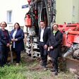 Bezirksvorsteherin Penzing Michaela Schüchner, Vizebürgermeisterin und Wohnbaustadträtin Kathrin Gaál, Klimastadtrat Jürgen Czernohorszky und Wiener Wohnen-Direktorin Karin Ramser (v.l.n.r.)