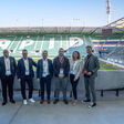 Manuel Speiseder (Condair), Jürgen Obmauer (Belimo), Gerhard Hafenscher (Condair), Amir Ibrahimagic (Konvekta), Silke Ortner (Konvekta) und Moderator Thomas Mussger (v.l.n.r.) hießen die Besucher*innen bei Austrian Efficiency Excellence in Wien willkommen.
