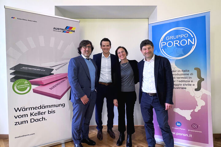 Austrotherm übernimmt den EPS-Produzenten Gruppo Poron: Paolo Ceru , President of the Board Gruppo Poron, Heimo Pascher, CEO Austrotherm, Maria Chiara Ceru, CFO Gruppo Poron und Alessandro Augello, CEO Gruppo Poron (v.l.n.r.)