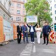 Katharina Hochmair, Wien Energie, Thomas Kreitmayer, Stadt Wien, Markus Rumelhart, SPÖ Mariahilf, Julia Lessacher, SPÖ Mariahilf und Dominik Pernsteiner, Kessler Group in der Luftburggasse (v.l.n.r.)