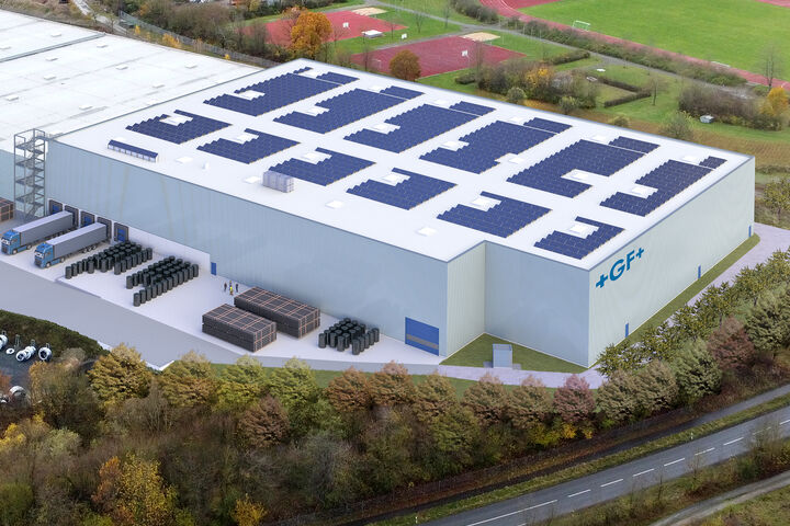 Mit der Erweiterung der Kapazitäten von bisher rund 3.000 auf mehr als 6.000 eingelagerte Produkte wird der Standort Haßfurt zum europäischen Lager- und Distributionszentrum für das gesamte GF Building Flow Solutions Portfolio ausgebaut.