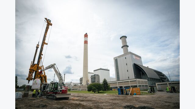 Bohrungen für die Dämmbohrpfahlwand: Hier wurden diverse Materialien für einen möglichen Einsatz beim Wärmespeicher, der erst errichtet wird, getestet.