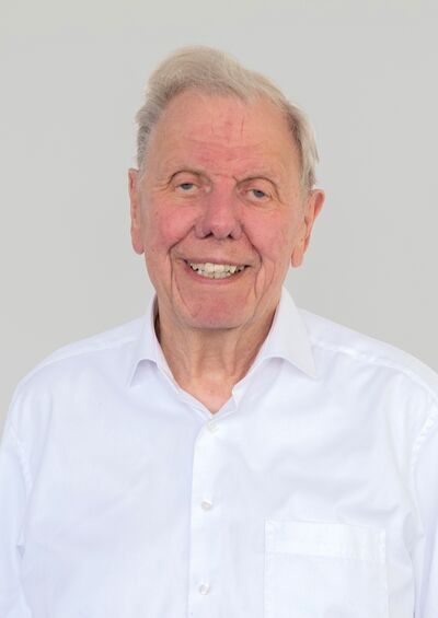 Fritz-Wilhelm Pahl († 13. August 2025) – Geschäftsführender Gesellschafter von Bette (1975–2011), ab 2012 Beirat.