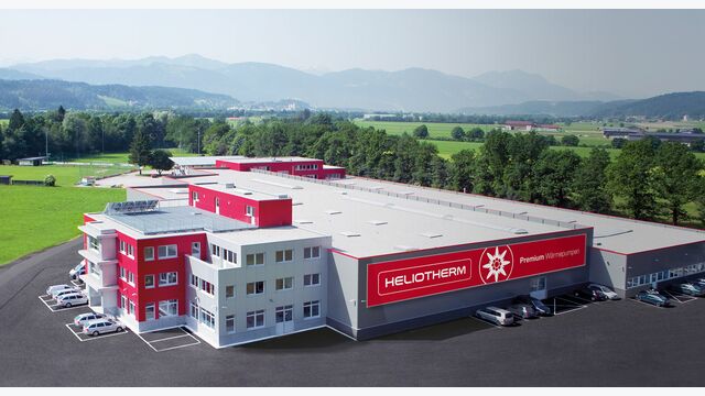 Am Heliotherm-Standort in Langkampfen/Tirol laufen bereits erste Geräte für Windhager vom Band.