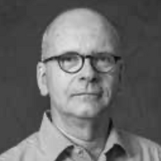 Jochen Krings ist Fachautor für Themen in den Bereichen Bau, Industrie und Technik. Nach Tätigkeiten an Universität, einem Fachbuchverlag, Industrie und Agenturen arbeitet er seit 2007 als selbstständiger Fachautor und Kommunikationsberater mit den Schwerpunkten Gebäudetechnik und Sicherheit. Jochen Krings schreibt unter anderem Beiträge zum Einsatz von Grundfos-Pumpentechnik.
