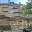 Anbringung der Heizungsrohre in der Fassade in der Eichendorffgasse.