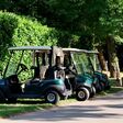 Mit der Grauwasseranlage GOtec bietet Dehoust eine auch mobil einsetzbare Lösung für die Abwasseraufbereitung auf Golfplätzen an. Die Aufbereitung des anfallenden Grauwassers samt PV-Anlage für den Betrieb reduziert den CO₂-Fußabdruck.