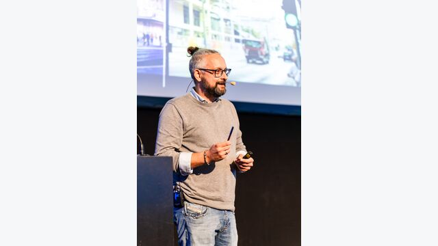 Robert Charuza gab praxisbezogene Einblicke rund um das Thema Digitalisierung bei Ikea Österreich