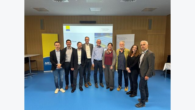 Vorstellung der Ergebnisse des Breitentests in Wien: Simon Handler, Manuel Baumgartner, Paul Lampersberger, Walter Becke, Jürgen Suschek-Berger, Claudia Dankl, Harald Kuster, Isabella Warisch und Christian Fink (v.l.n.r)