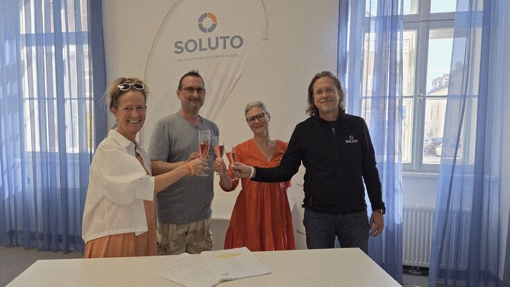 Geschäftsführerin Birgit Kagerer-Wiesinger, der neue Franchise-Partner Achim Jany, Mitglied der Geschäftsführung Barbara Steiner und Gründer Martin Zagler (v.l.n.r.)