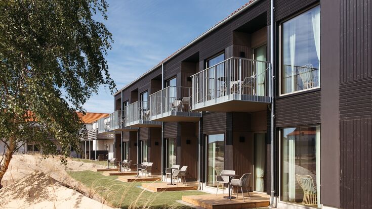 Offen zur Natur: Die neuen Flügel des Color Hotel Skagen öffnen sich mit Balkonen und Terrassen direkt zur Landschaft.