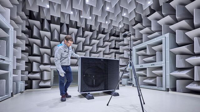 Die Daikin Altherma 4 H Luft-Wasser-Wärmepumpe wurde im firmeneigenen Akustiklabor getestet.
