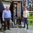 Rainer Pfeiffer (links) und Michael Hameseder (rechts) im Erevo Testlabor in Karlstein