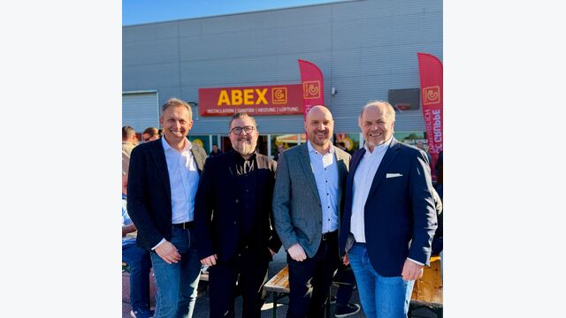 Johannes Huber-Grabenwarter, geschäftsführender Gesellschafter Odörfer Haustechnik, Martin Szeidl, Abex-Koordinator und geschäftsführender Gesellschafter GC Gebäudetechnik, Andreas Karlich, Landesinnungsmeister der Sanitär-, Heizungs- und Lüftungstechniker*innen im Burgenland, und Hans-Peter Moser, geschäftsführender Gesellschafter GC-Gruppe Österreich (v.l.n.r.)