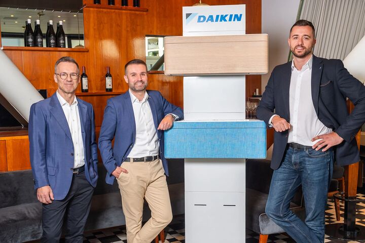 General Manager Commercial Gerhard Perschy, General Manager Alexander Springler und Sales Manager Residential Almir Karagic von Daikin Österreich (v.l.n.r.)