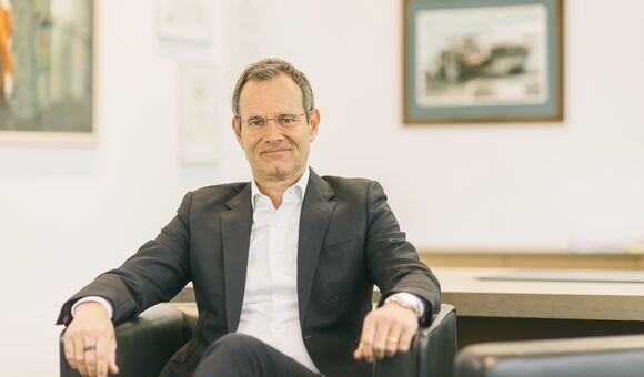 „Die Heizungswende ist eine Riesenherausforderung für ganz Europa. Hier wollen wir mit unseren intelligenten Wärmepumpen von iDM einen wesentlichen Beitrag leisten", so Manfred Pletzer, CEO Pletzer-Gruppe, im TGA-Interview.