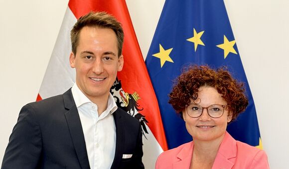 Christoph Schmidt, Präsident Bundesverband Energiespeicher Österreich und Energie-Staatssekretärin Elisabeth Zehetner