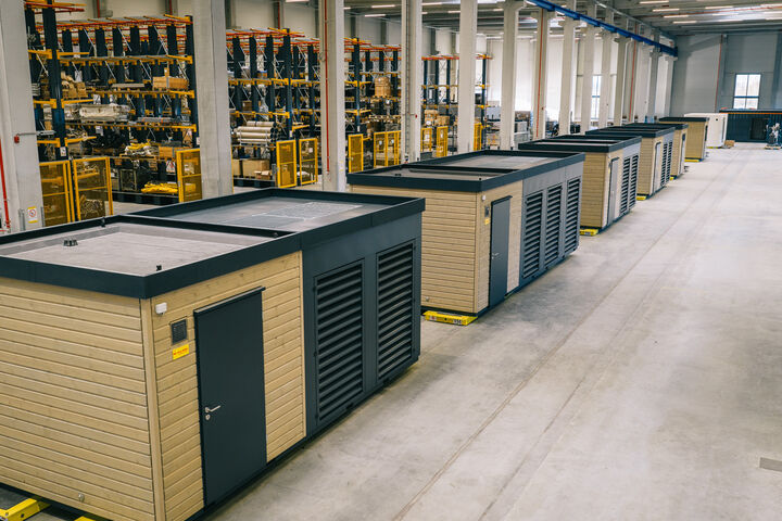 Die Energy Unit entsteht nicht auf der Baustelle, sondern in der Produktion des deutschen Anlagenbauers Alois Müller.