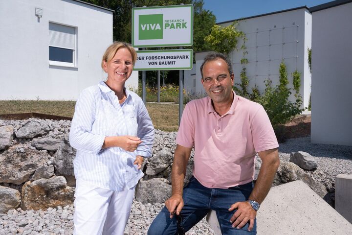 Agathe Chajdas, Research Park Management im Viva Forschungspark von Baumit und Robert Schmid, Geschäftsführer der Baumit Group
