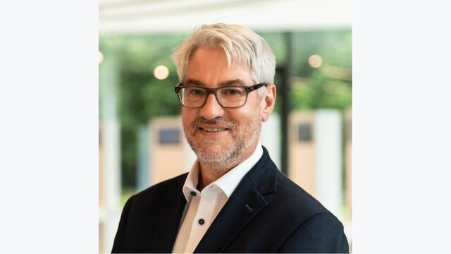 Jürgen Unseld, Clage, über die Normen zur Ausgestaltung der elektrischen Anschlussleistung beim Einsatz von Durchlauferhitzern.